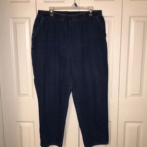 Chic woman’s denim stretch waist